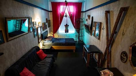 Kinky Hotels – 15 Hot Reviews for Sexy & Adventurous Travelers.